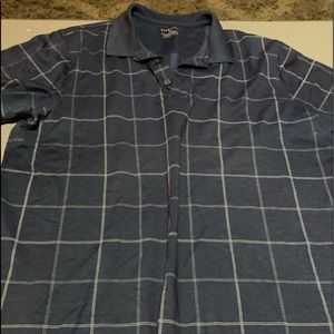 3 Van Heusen men’s Lg Short sleeve, button up, collared shirts.
